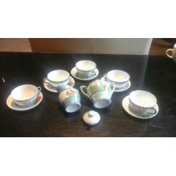 ?? dai nipon chimazu.1930.eierporselein.5 kopjes 4 cm hoog.