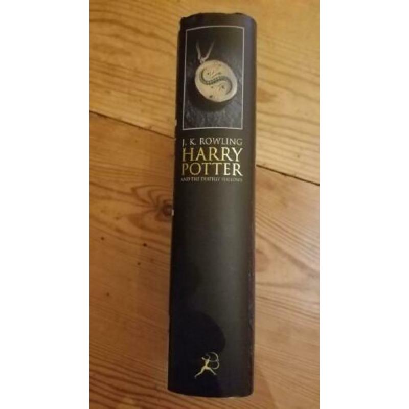 Harry Potter and the deathly hallows FIRST EDITION 2007