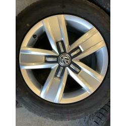 origineel 17 inch vw transporter t5 t6 velgen met zomerbande