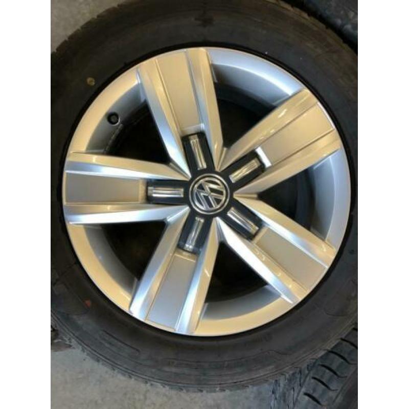 origineel 17 inch vw transporter t5 t6 velgen met zomerbande