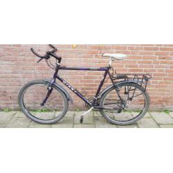 Mooie Giant heren fiets  met 24 versnellingen