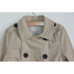 Beige trenchcoat van Zara maat 110 (3355)