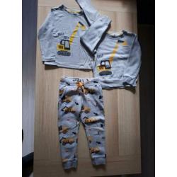 Pakket joggingbroek met shirt/trui H&M 98/104 jongen