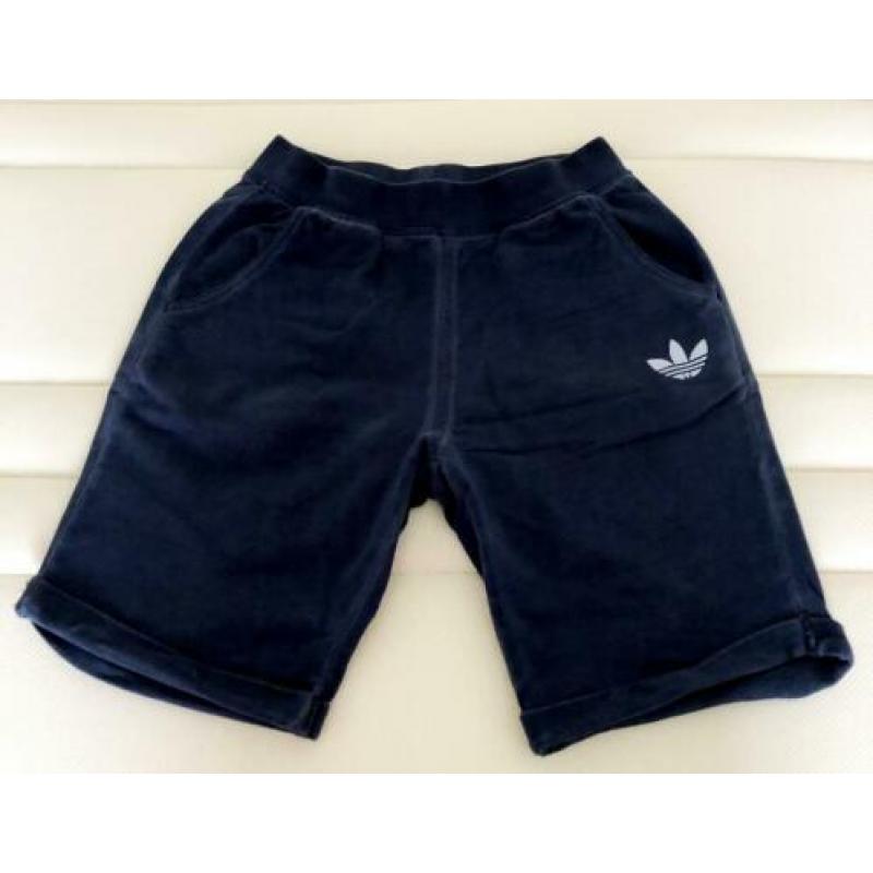 Prachtige set met sweatshorts en singlets voor jongens