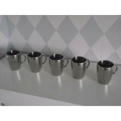 Te koop 5 RVS dubbelwandig koffie mokken / chocolade bekers