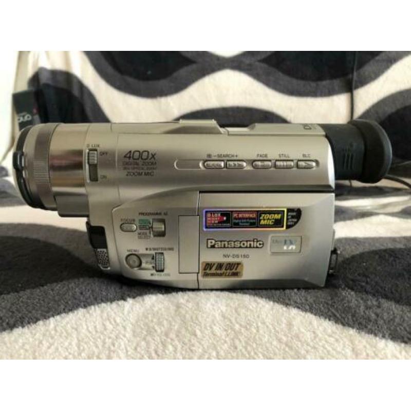 Panasonic Digital video camera NV-DS 150 met DV in en uit
