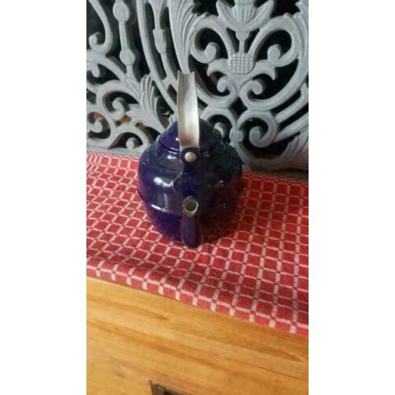 Emaille kobalt blauwe chocoladeketel