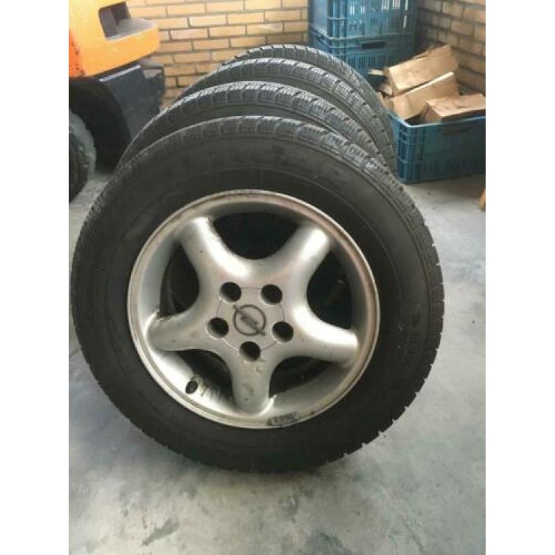 Thule Dakdragers en Winterbanden voor opel Astra type G
