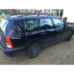 Ford Focus 1.6 I Wagon 2004 Zwart hagelschade