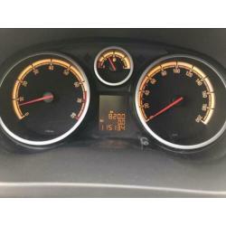 Opel Corsa 1.4 16V 3D 2011 Grijs