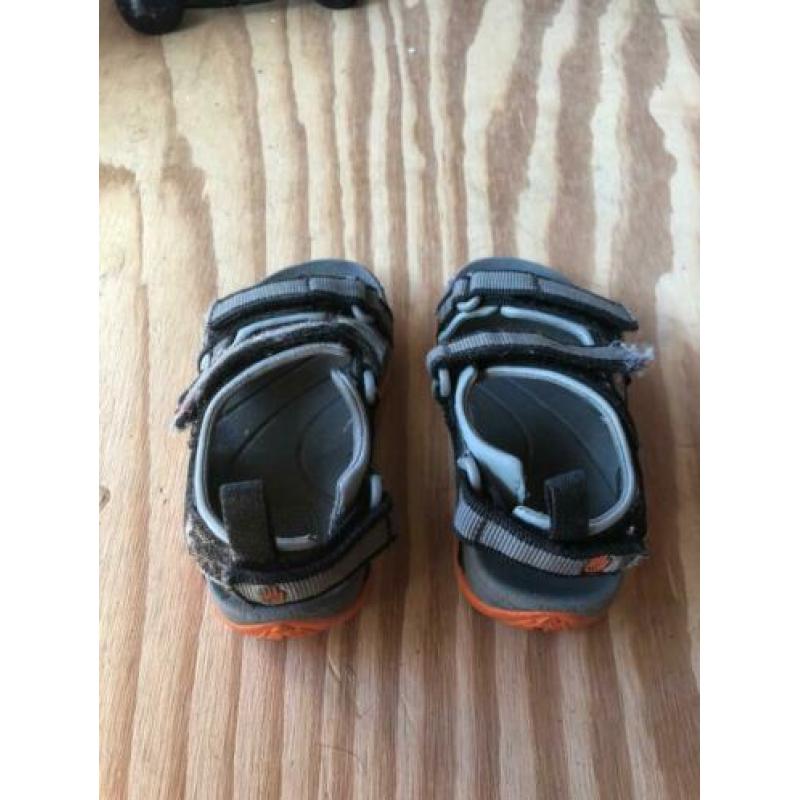 Jongens sandalen van Teva maat 25 grijs