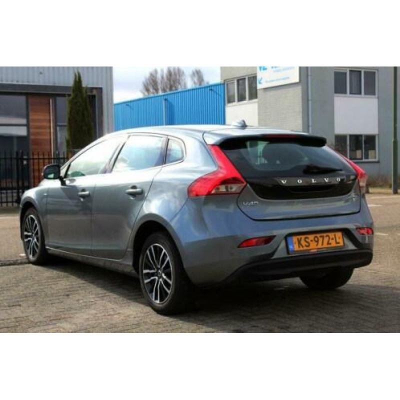 Volvo V40 2.0 D2 Nordic+ + Full Led + Navi + LMV + Standkach