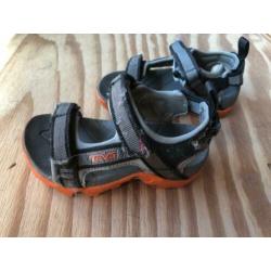 Jongens sandalen van Teva maat 25 grijs