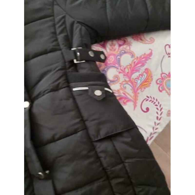 Nieuwe winterjas maat L met afneembare capuchon kleur zwart