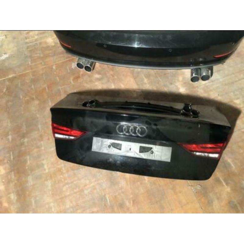 Audi A3 8V achterkant S-line Dubbele uitlaat S3 SEDAN