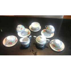 ?? dai nipon chimazu.1930.eierporselein.5 kopjes 4 cm hoog.