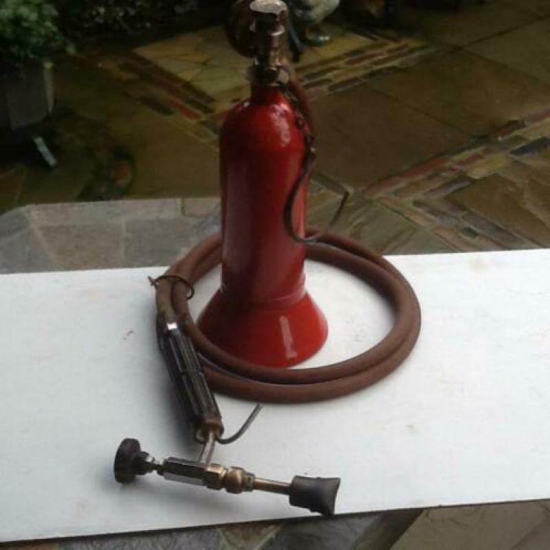Te koop een karwei gas brander en enkele type lijm tangen