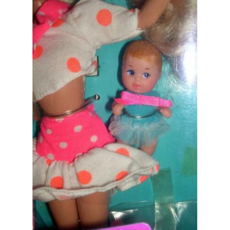 BARBIE, 1990 SKIPPER Babysitter met baby #9433,NRFB,OVP