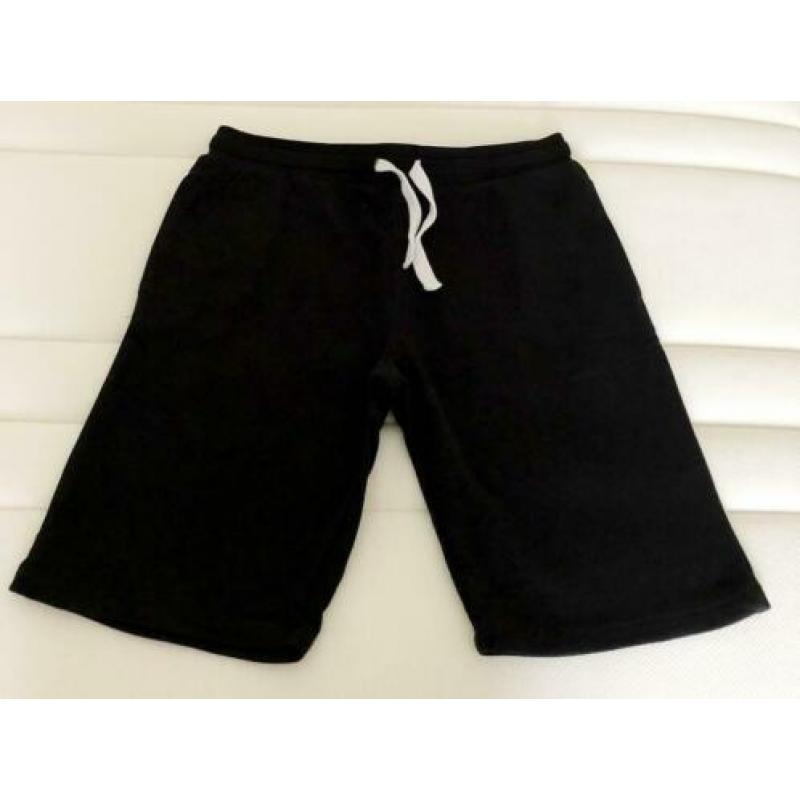 Prachtige set met sweatshorts en singlets voor jongens