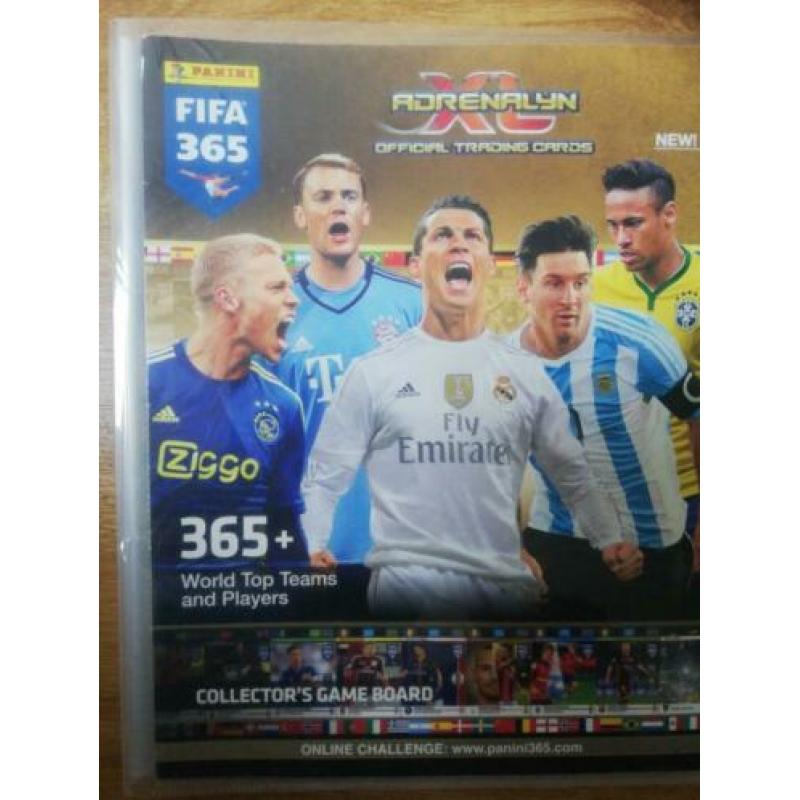 Fifa 365 Boek met veel zeldzame kaartjes