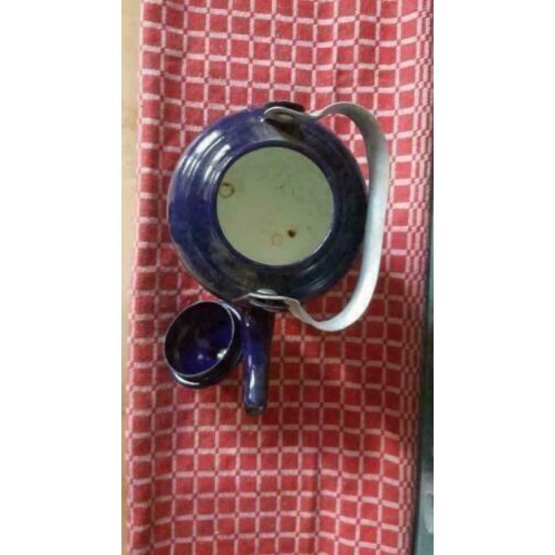 Emaille kobalt blauwe chocoladeketel