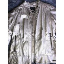 Guess jasje imitatieleer (maat 36)