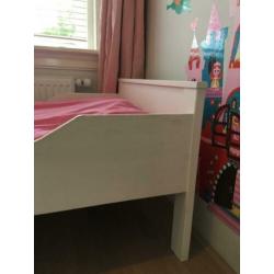 Kinderbed (junior) met lattenbodem en matras