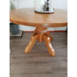 Ronde eiken eettafel