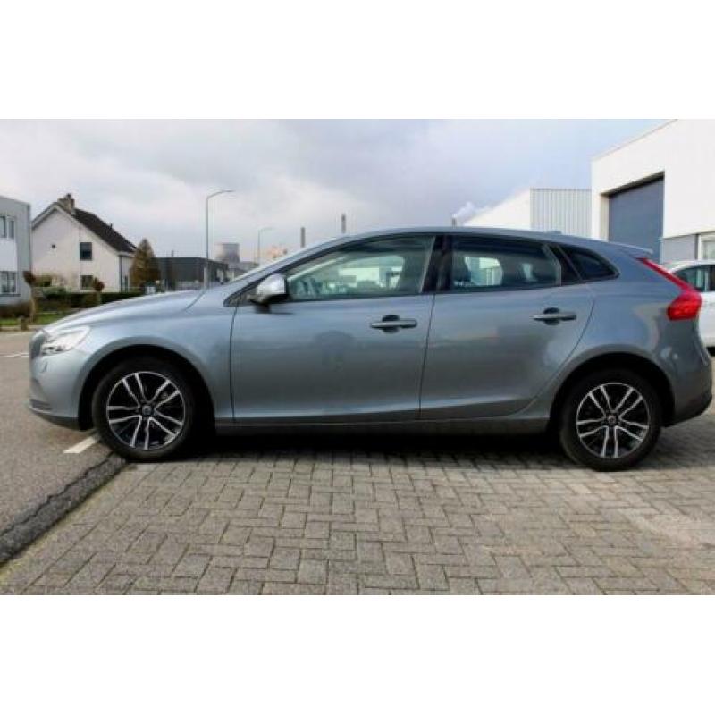 Volvo V40 2.0 D2 Nordic+ + Full Led + Navi + LMV + Standkach