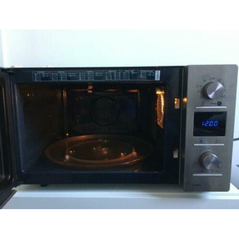 Samsung combi magnetron 32 liter -CE 118 PT -incl toebehoren