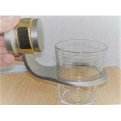 Keuco glashouder mat-chroom met gouden sierring en glazen d