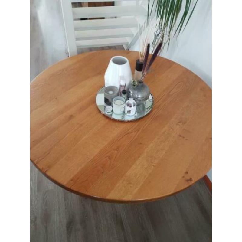 Ronde eiken eettafel