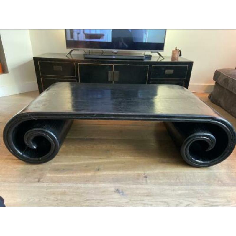 Mooie massief houten Oosterse salontafel (Chinese krultafel)