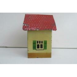 een blikken huisje voor spoor 0 / 1 uit de jaren 30 / 40