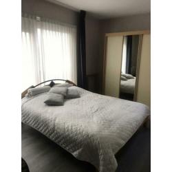 Bed en kledingkast