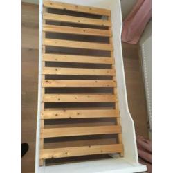 Kinderbed (junior) met lattenbodem en matras