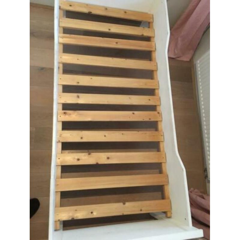 Kinderbed (junior) met lattenbodem en matras