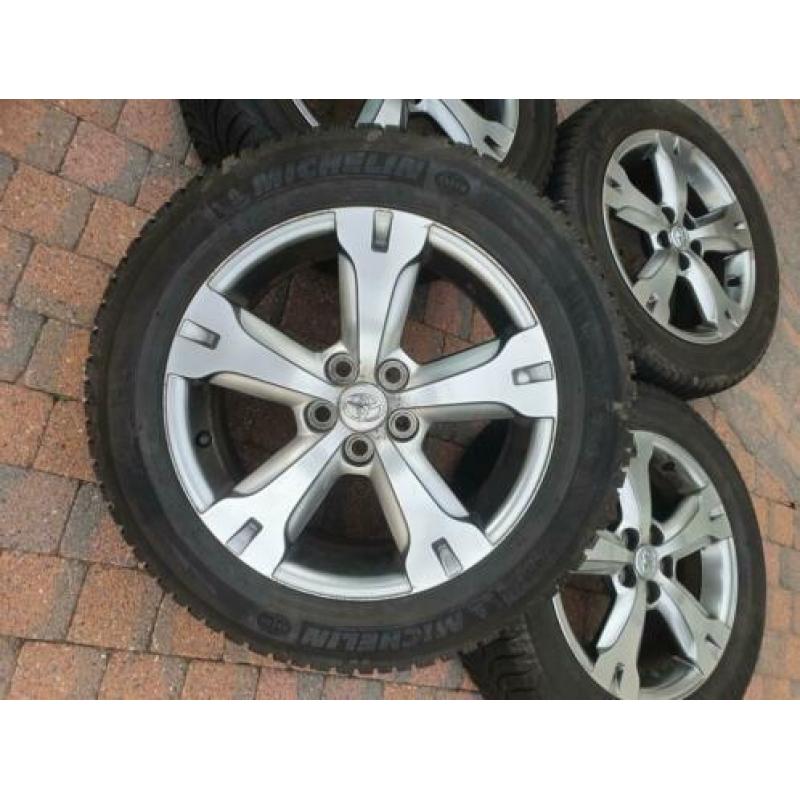 4x 16inch Toyota winterbanden