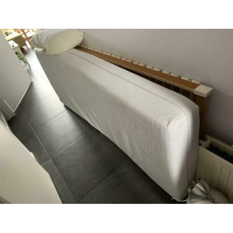 Traagschuim matras met bijpassend kussen en L bodem