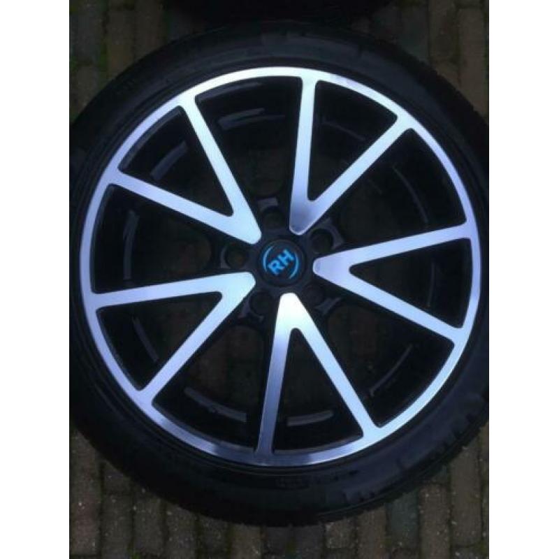4 prachtige LM 17” velgen RH DE Sports en Vredestein banden