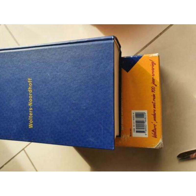 woordenboek nederlands , engels- nederlands en nederlands -
