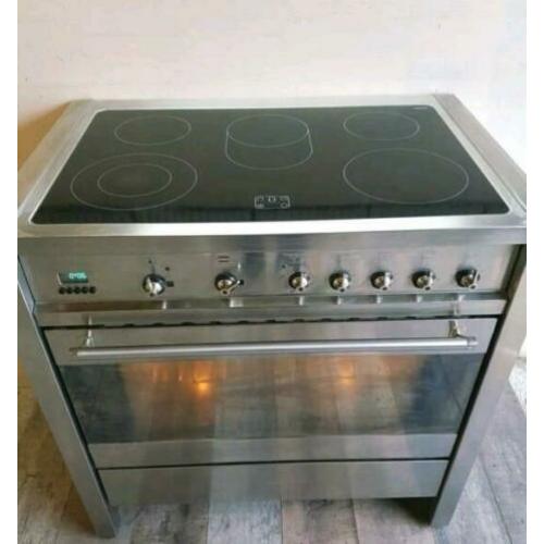 Keramische Smeg Fornuis met grote oven 90 cm breed