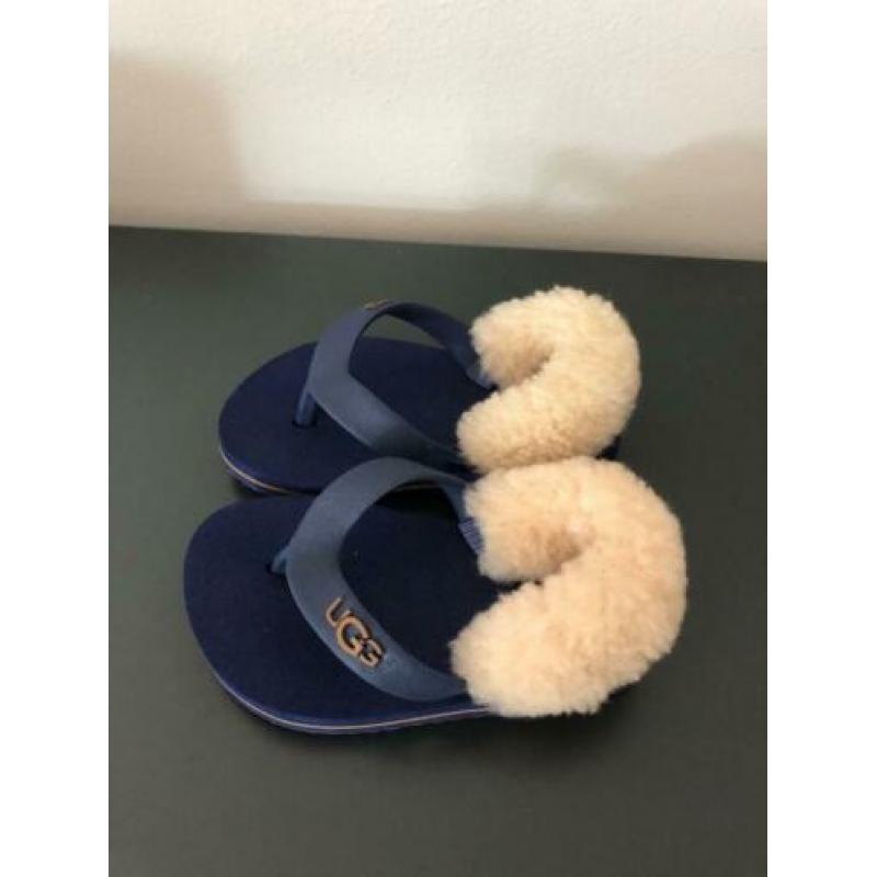Uggs slippers maat 20 NIEUW