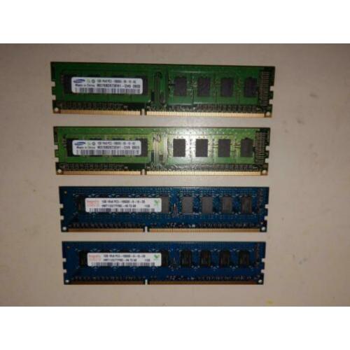 DDR3 geheugen; 4 stuks van 1 GB voor € 4,- per stuk