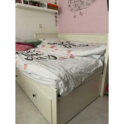 Hemnes bedbank met uitschuifbed