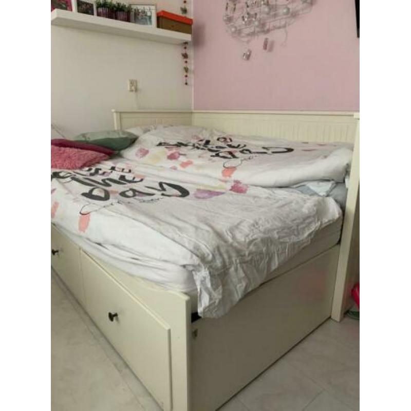 Hemnes bedbank met uitschuifbed
