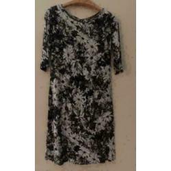Alan Red zwart wit bloemen jurk maat S