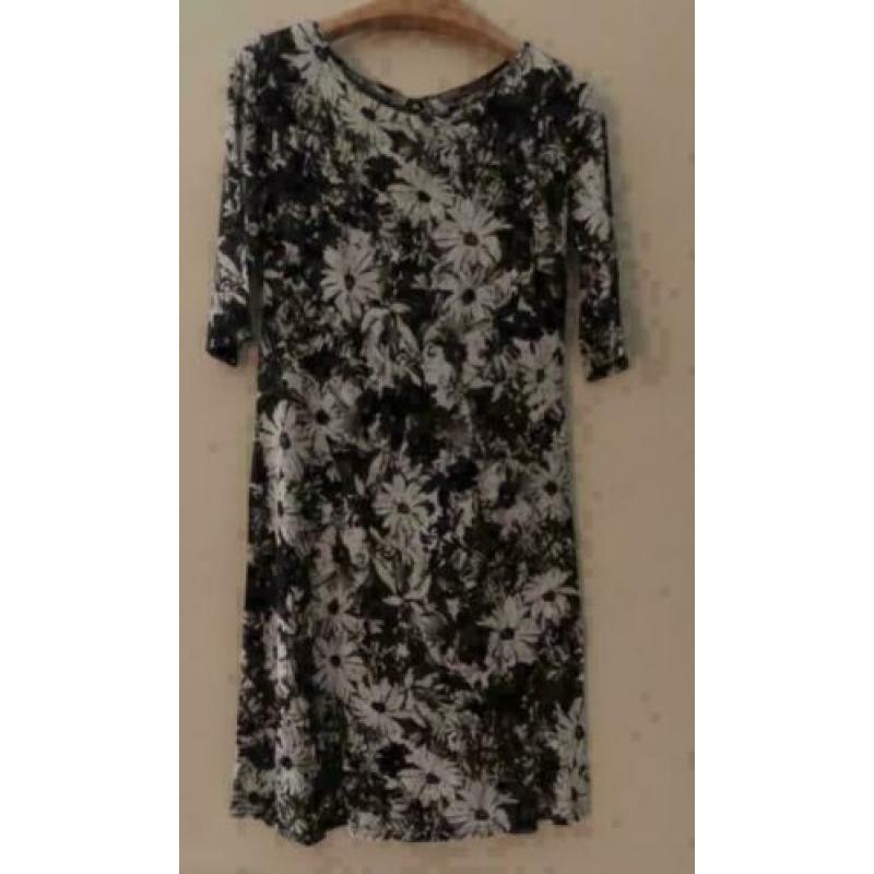 Alan Red zwart wit bloemen jurk maat S
