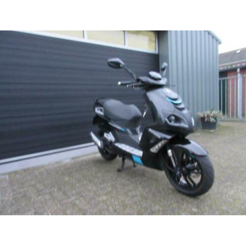 Peugeot speedfight 4 snor 4t bj2016 krasschade 1200km