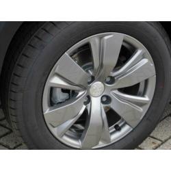 Peugeot 2008 Signature 1.2 110pk AUTOMAAT(EAT6) | NAVI | AIR